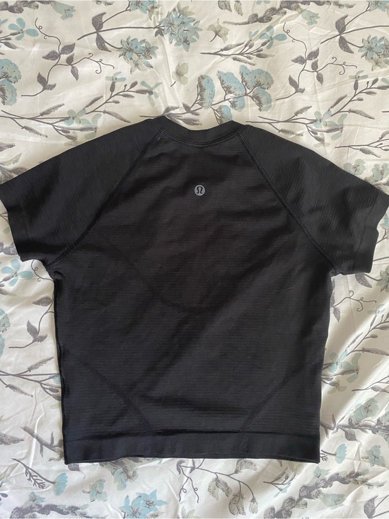 lululemon athletica Tops - lululemon athletica womens Black Short-Sleeve Tee
